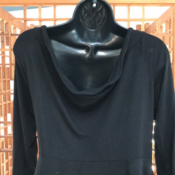 NWOT- Fashion to Figure black blouse with scoop neck and back. Size 2X. - Picture 5 of 7